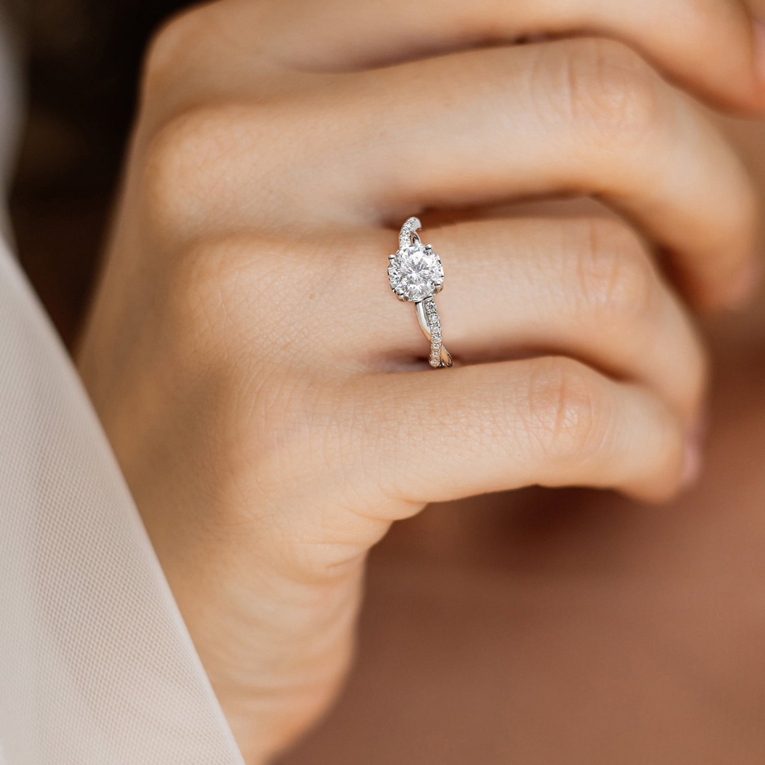 MomentWish Promise Ring for Women,1 Carat Moissanite Engagement Rings for Her S925 Sterling Silver, Simulated Diamond Twisted Vine Rings-Size 7